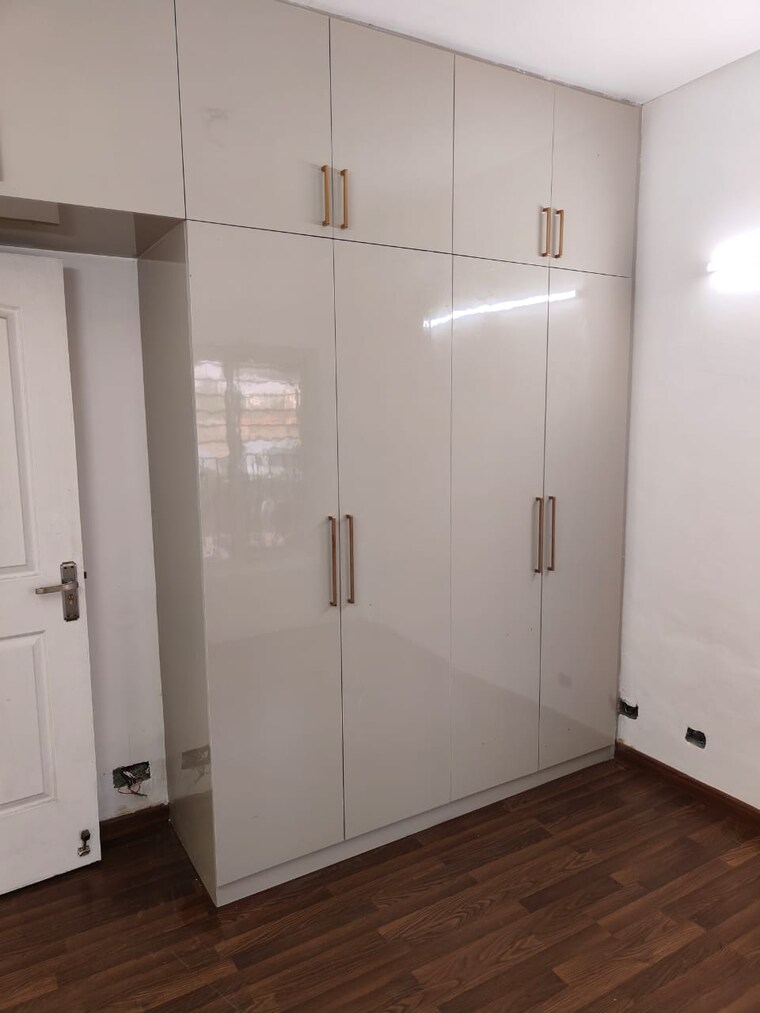 Bathroom, bptp-park-81 3.5 Bedroom 2700 Sq.Ft. Apartment In Sector 81 Faridabad 10563770