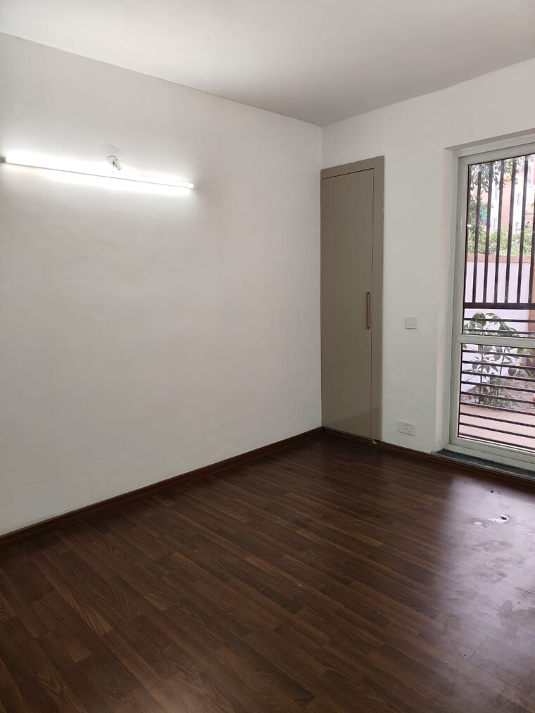 Room, bptp-park-81 3.5 Bedroom 2700 Sq.Ft. Apartment In Sector 81 Faridabad 10563770