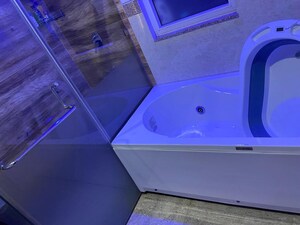 Swimming Pool in 3 BHK Builder Floor at Vipul World Plots, Sector 48 – for Sale