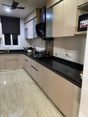 Kitchen in 3 BHK Builder Floor at Vipul World Plots, Sector 48 – for Sale