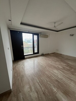 Room in 4 BHK Builder Floor at Maharani Bagh – for Sale