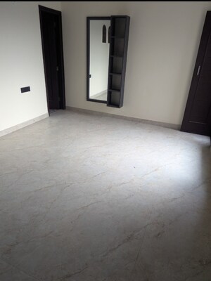 Room in 2 BHK Builder Floor at Sector 36 – for Rent