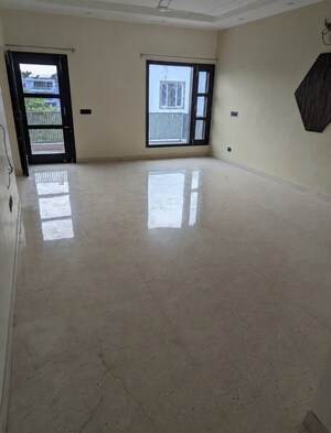 2 BHK Builder Floor For Rent in Sector 36