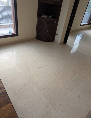 Room in 2 BHK Builder Floor at Sector 36 – for Rent