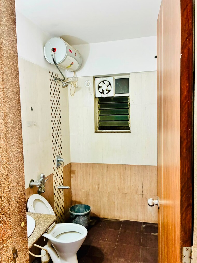 Bathroom, gera-park-view 2 Bedroom 850 Sq.Ft. Apartment In Kharadi Pune 10563781