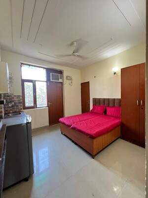 Bedroom in Studio Builder Floor at Sector 44 – for Rent
