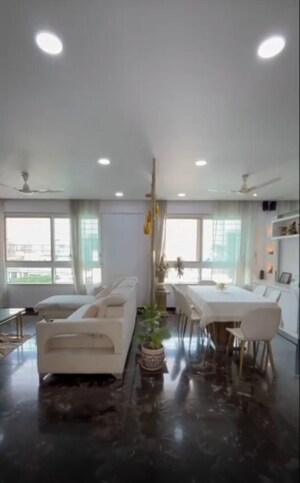 Living Room in 3 BHK Apartment at Chembur – for Rent