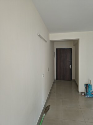 Room in 3 BHK Apartment at Strategic Royal Court, Sector 16 Greater Noida – for Rent