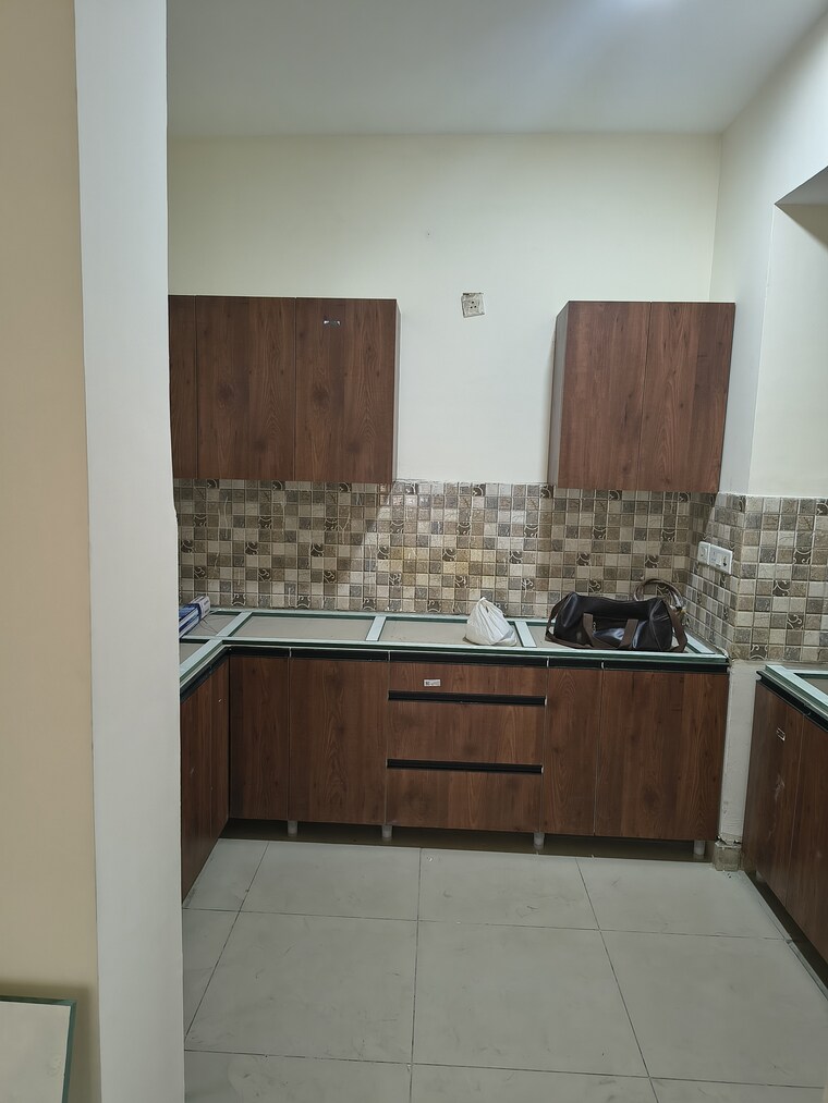 Room, strategic-royal-court 3 Bedroom 1855 Sq.Ft. Apartment In Sector 16 Greater Noida Greater Noida 10563808