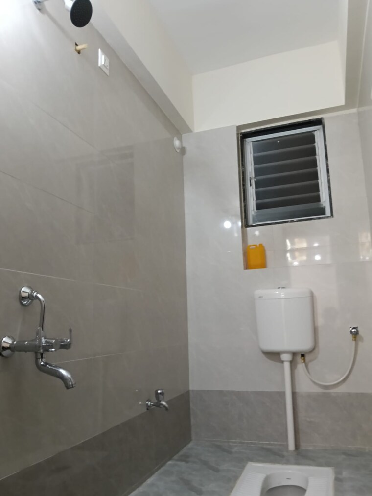 Bathroom, tejas-swami-residency 3 Bedroom 1000 Sq.Ft. Apartment In Lohgaon Pune 10563814