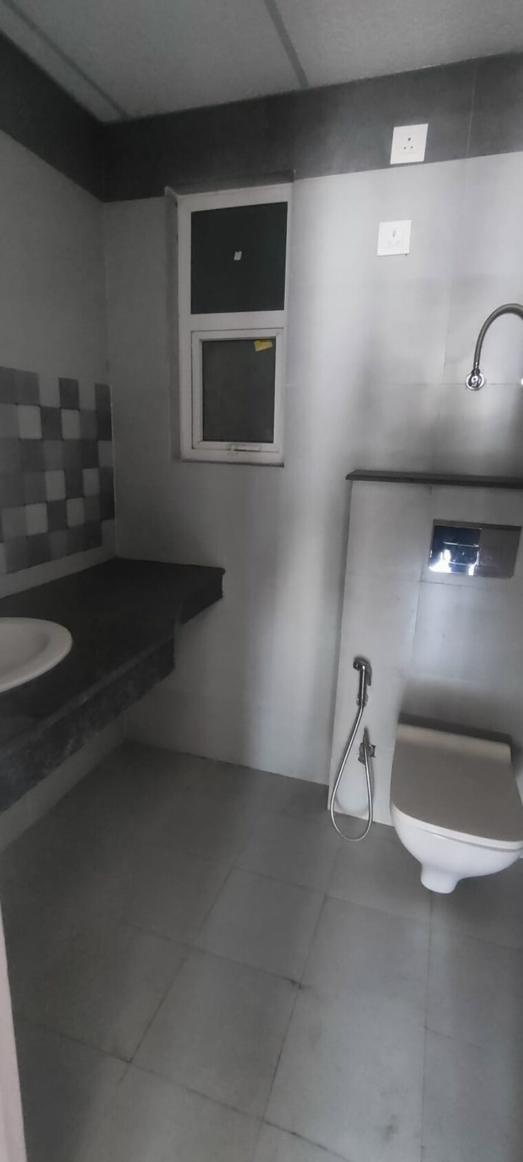 Bathroom, pareena-the-elite-residences 3 Bedroom 1800 Sq.Ft. Apartment In Sector 99 Gurgaon 10563812