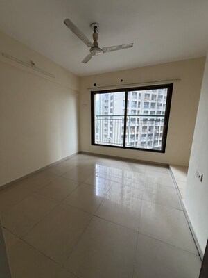 Room in 2.5 BHK Apartment at Neelkanth Greens, Manpada – for Rent