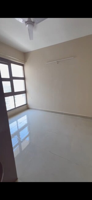 Room in 2 BHK Apartment at Signature Global Prime, Sector 63a – for Sale