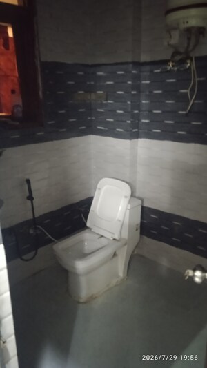 Bathroom in 1 RK Builder Floor at Minarch Tower, Sector 44 – for Rent