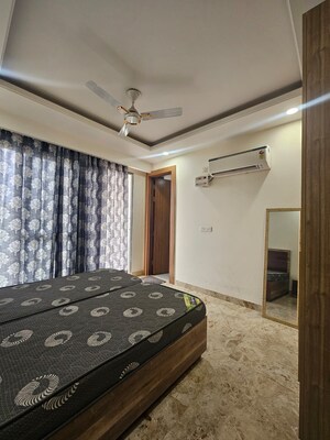 Bedroom in 1 BHK Builder Floor at Sector 57 – for Rent
