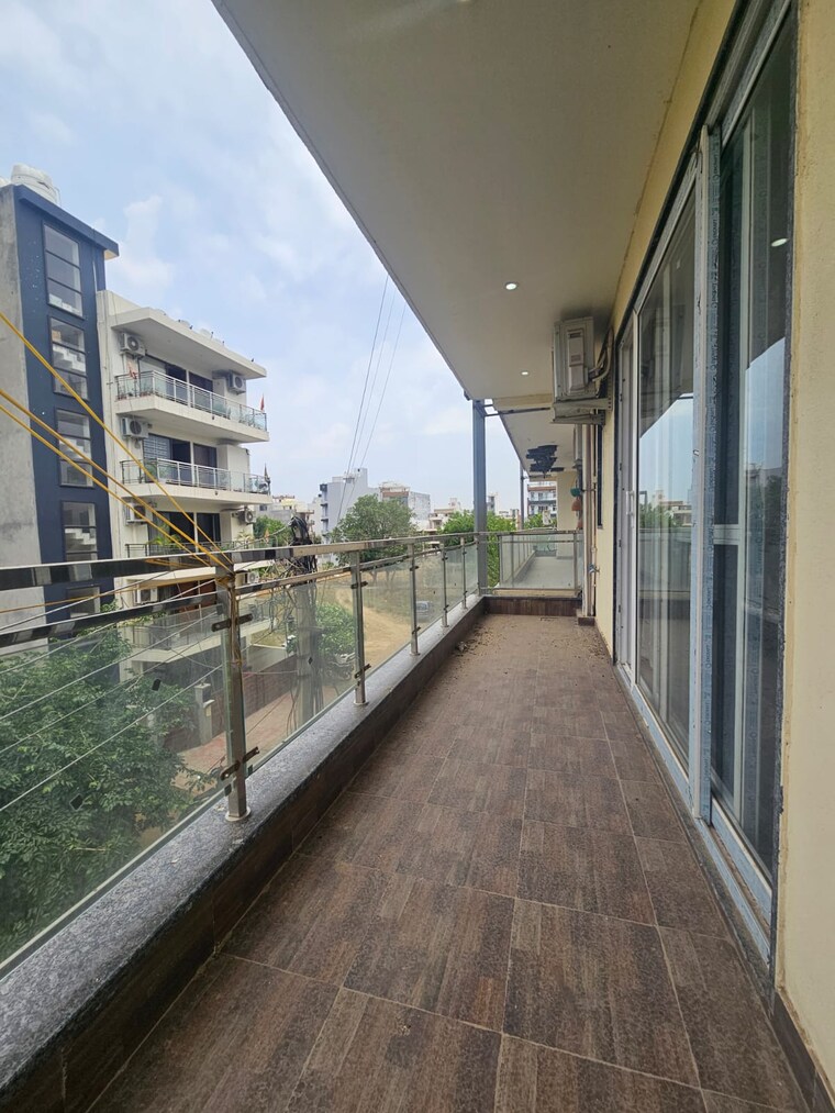 Balcony, sector 57 1 Bedroom 700 Sq.Ft. Builder Floor In Sector 57 Gurgaon 10563854