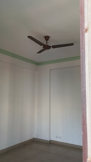Furnished Amenities in 3.5 BHK Apartment at Gulmohur Garden, Raj Nagar Extension – for Rent