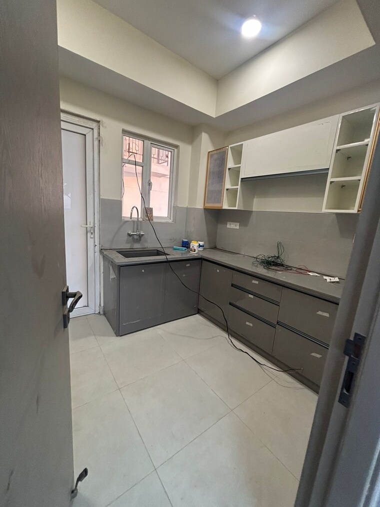 Kitchen, one-oak-atmos 3 Bedroom 2230 Sq.Ft. Apartment In Gomti Nagar Lucknow 10563865