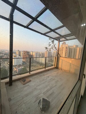 Room in 3 BHK Apartment at One Oak Atmos, Gomti Nagar – for Rent
