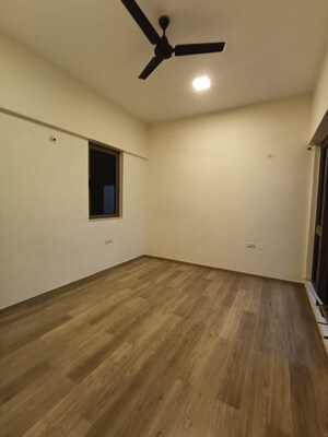 Room in 2 BHK Apartment at Sheth Auris Serenity Tower 3, Malad West – for Rent