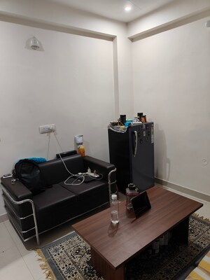 Living Room in 1 BHK Builder Floor at Ansal plaza, Sector 1 Vaishali – for Rent