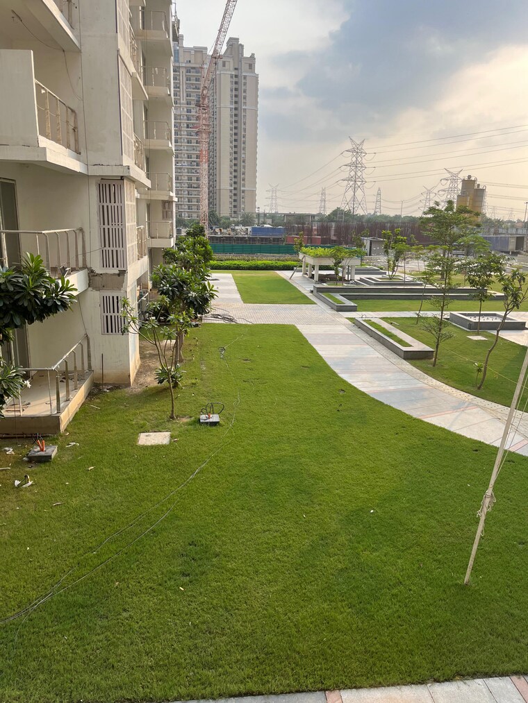 Garden, godrej-palm-retreat 3 Bedroom 1947 Sq.Ft. Apartment In Sector 150 Noida 10563936