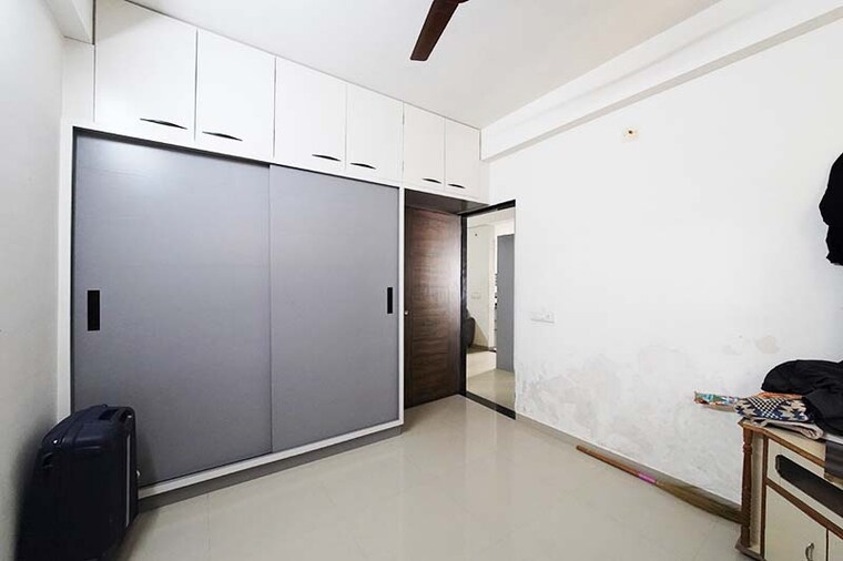 Room, zundal 2 Bedroom 118 Sq.Yd. Apartment In Zundal Ahmedabad 10563874