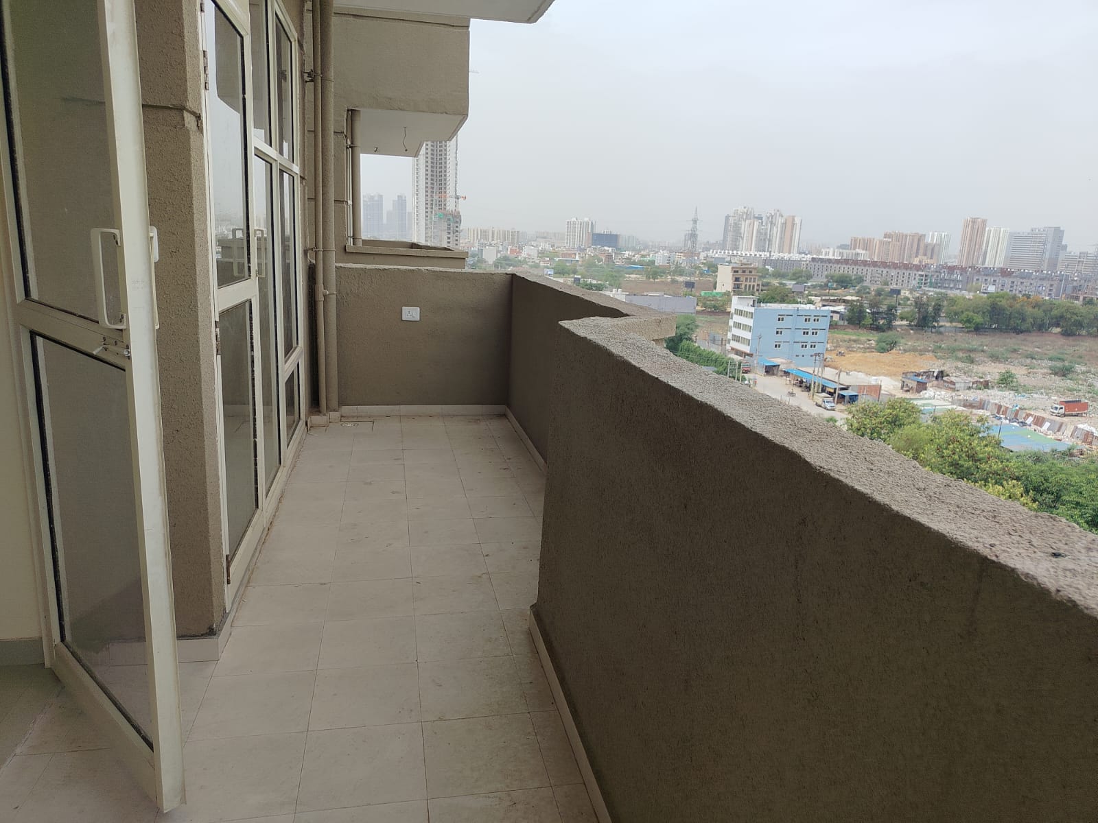 2 BHK 800 Sq.Ft. Apartment in Pyramid Midtown