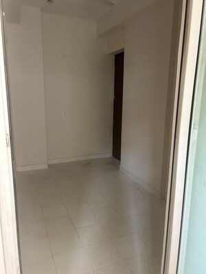 Room in 2.5 BHK Apartment at Prateek Wisteria, Sector 77 – for Rent