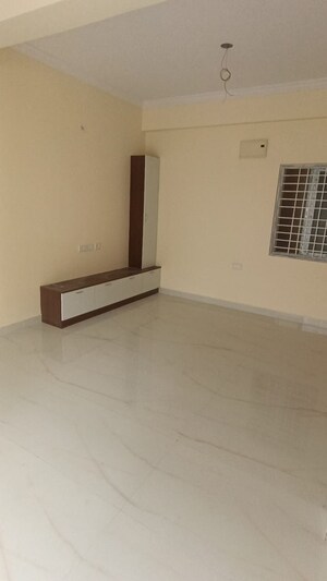 Room in 2.5 BHK Apartment at My Home Sayuk, Tellapur – for Rent