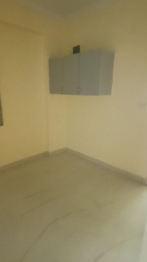 Room in 2.5 BHK Apartment at My Home Sayuk, Tellapur – for Rent