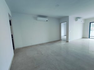 Room in 4 BHK Apartment at Birla Navya, Sector 63a – for Rent