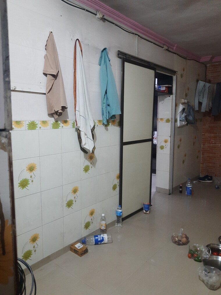 Bathroom, kisan nagar 1 RK 300 Sq.Ft. Apartment In Kisan Nagar Thane 10564038