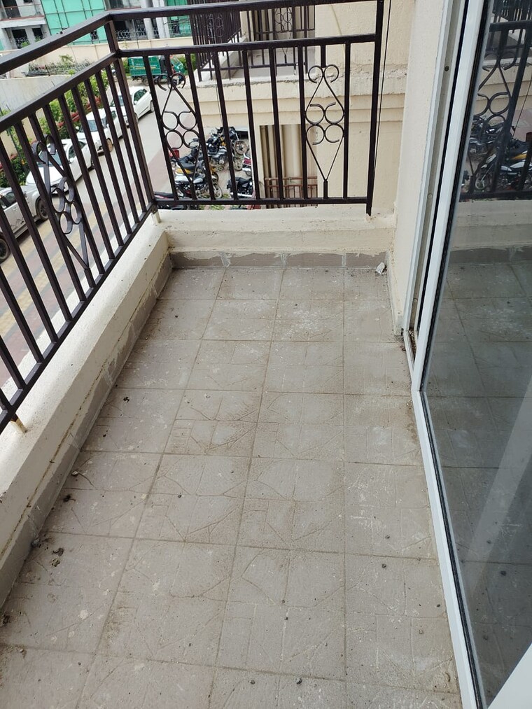Balcony, signature-global-prime 2 Bedroom 800 Sq.Ft. Apartment In Sector 63a Gurgaon 10564047