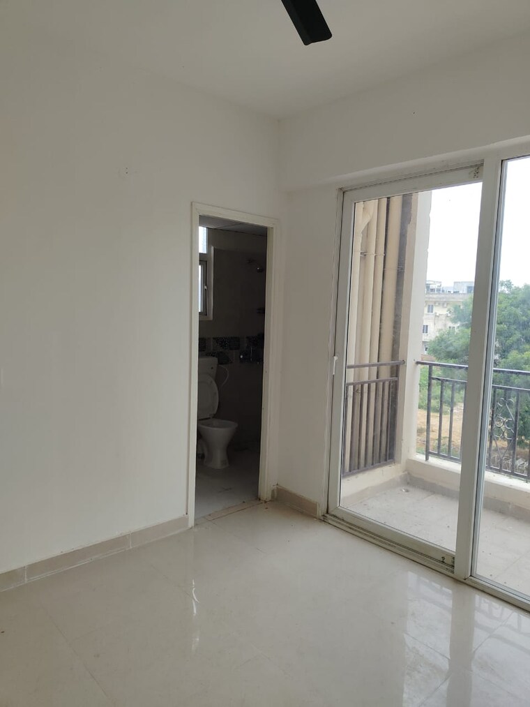 Room, signature-global-prime 2 Bedroom 800 Sq.Ft. Apartment In Sector 63a Gurgaon 10564047