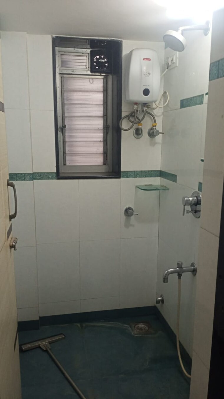 Bathroom, raheja-township 1 Bedroom 450 Sq.Ft. Apartment In Malad East Mumbai 10564061