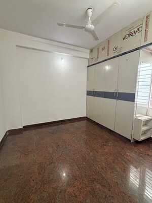 Room in 2 BHK Builder Floor at Hsr Layout – for Rent
