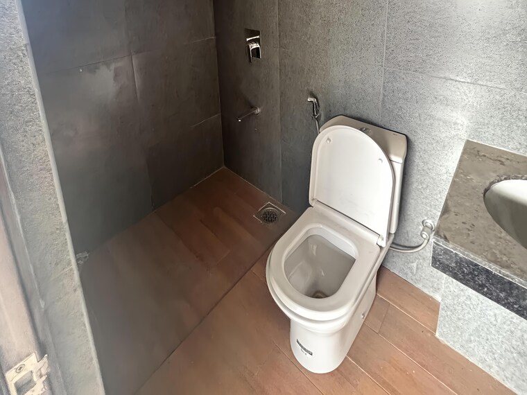 Bathroom, kalpataru-paramount 2 Bedroom 672 Sq.Ft. Apartment In Kapur Bawdi Thane 10564074