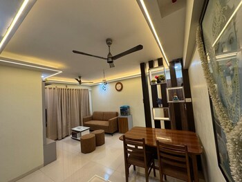 Oval Apartments