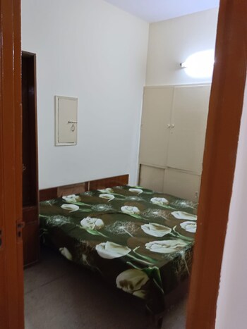 2 BHK Builder Floor for Rent in Lajpat Nagar 4, Delhi