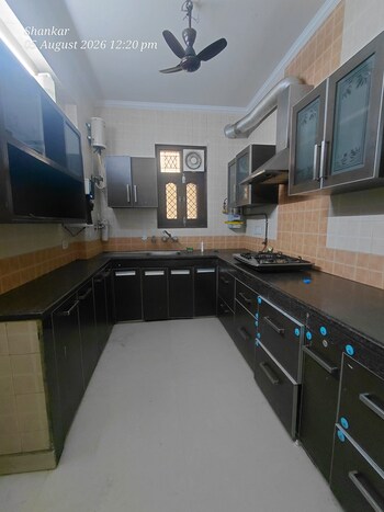 2 BHK Flat for Rent in Janakpuri, Delhi
