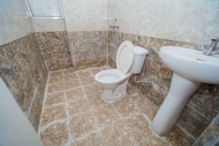 Bathroom, galaxy-north-avenue 2 Bedroom 1175 Sq.Ft. Apartment In Gaur City 1 Greater Noida 10575955