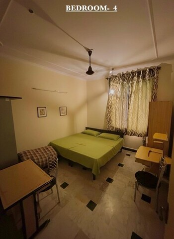 3.5 BHK Villa for Rent in Sector 30, Noida
