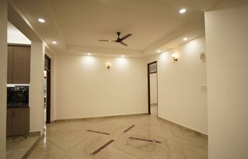 3.5 BHK Builder Floor for Sale in Dilshad Colony, Delhi