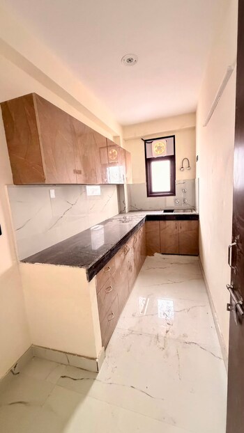 1 BHK Flat for Rent in Freedom Fighters Enclave, Delhi