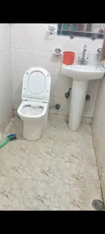 1 RK Builder Floor for Rent in Sector 20, Noida