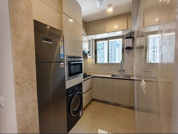 Hiranandani Regent Hill