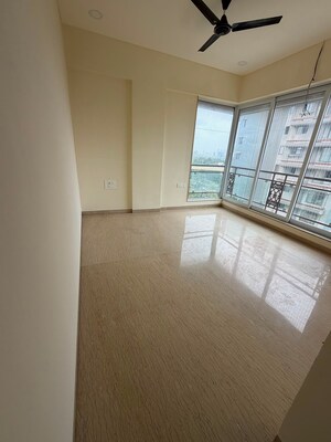 Room in 4 BHK Apartment at Avron V, Chembur – for Sale
