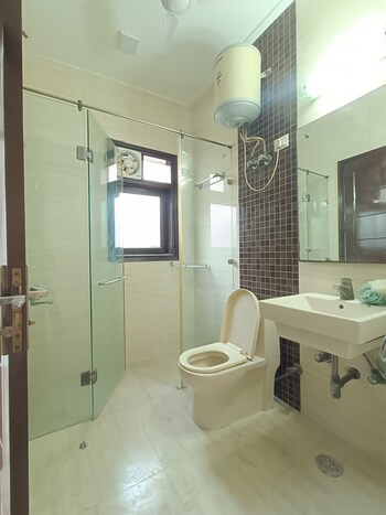 3 BHK Builder Floor for Sale in Pamposh Enclave, Delhi