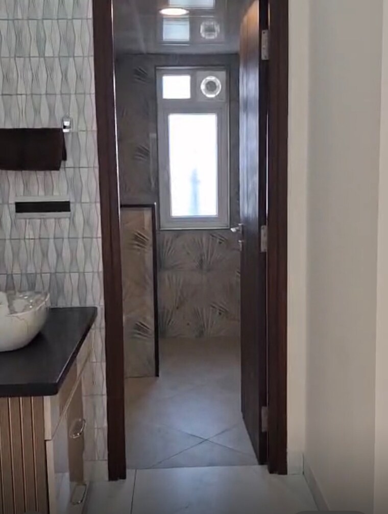 Bathroom, sumadhura-olumpus 3 Bedroom 2010 Sq.Ft. Apartment In Nanakramguda Hyderabad 10593521